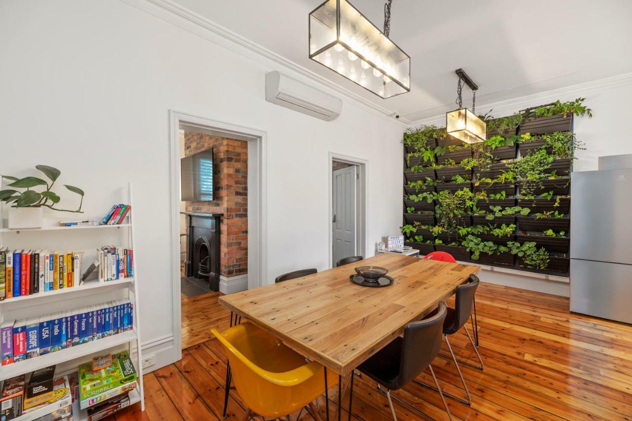 Work Sleep Live Melbourne Bed & Breakfast Exterior photo