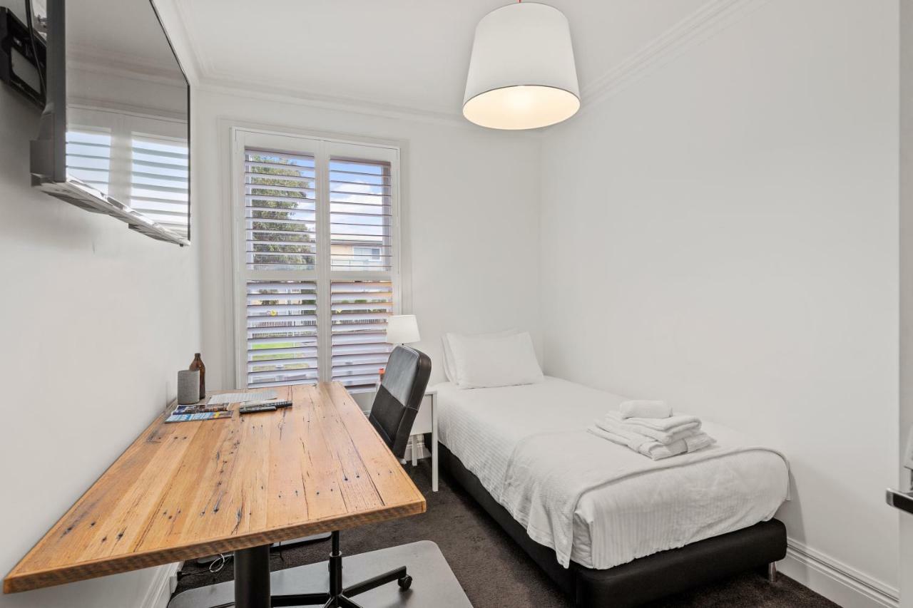 Work Sleep Live Melbourne Bed & Breakfast Exterior photo