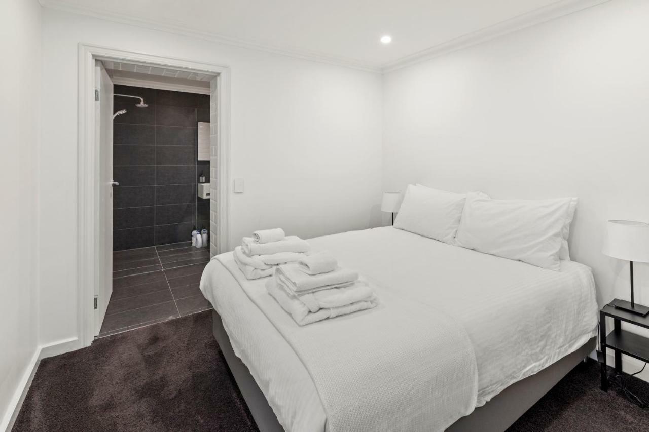Work Sleep Live Melbourne Bed & Breakfast Exterior photo