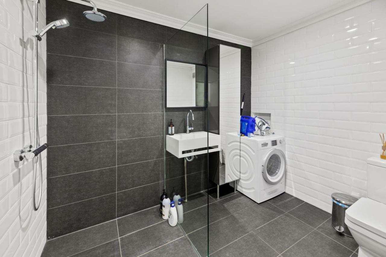 Work Sleep Live Melbourne Bed & Breakfast Exterior photo