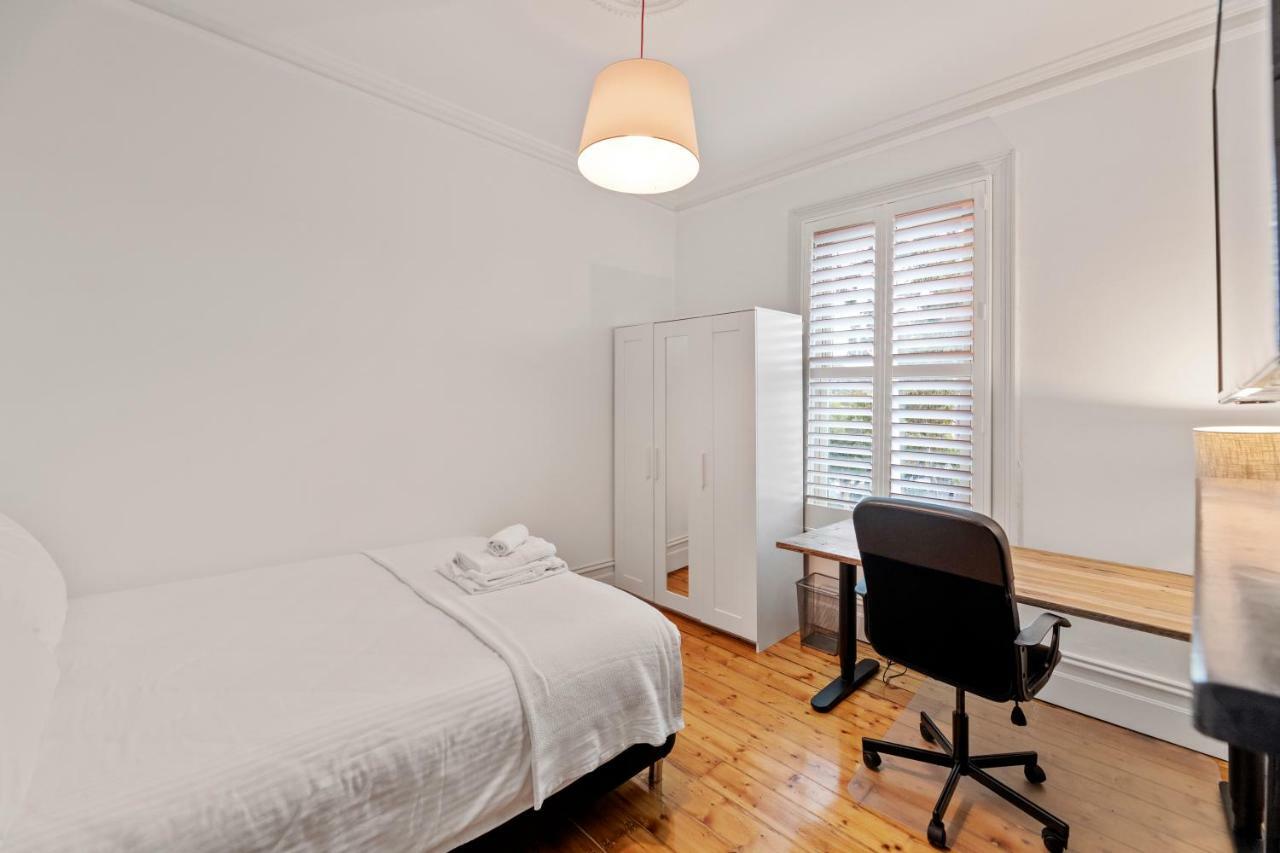 Work Sleep Live Melbourne Bed & Breakfast Exterior photo