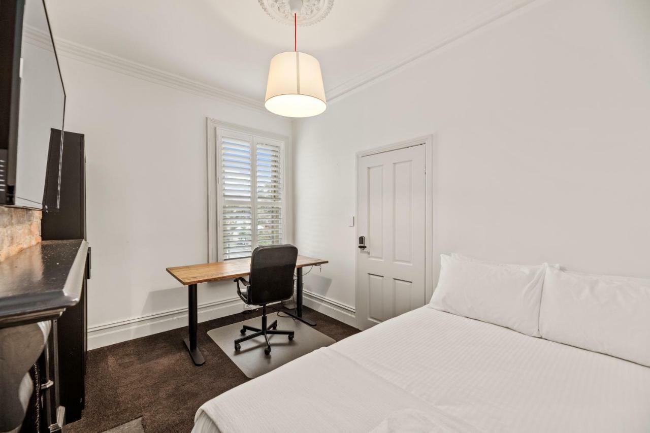 Work Sleep Live Melbourne Bed & Breakfast Exterior photo